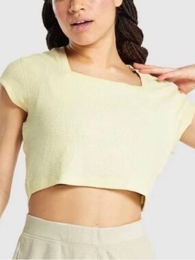 Gymshark Pause Crop Top in Yellow size S